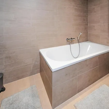 2 Bedroom Gorgeous In Lejlighed *