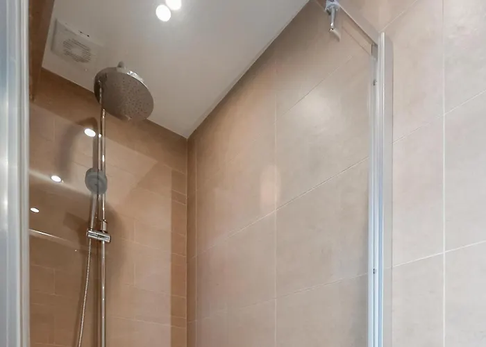 2 Bedroom Gorgeous In