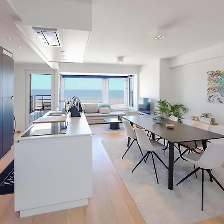 2 Bedroom Gorgeous In Apartamento