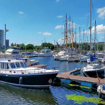 2 Bedroom Gorgeous In Apartamento *