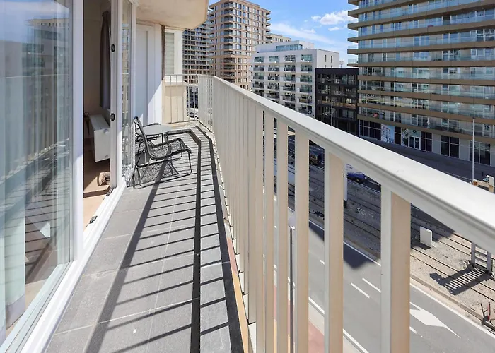 2 Bedroom Gorgeous In Appartement Oostende